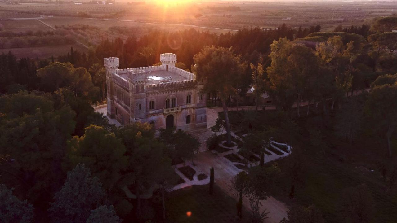 Trepuzzi Castle Elvira - The Castle & The Cottage מראה חיצוני תמונה